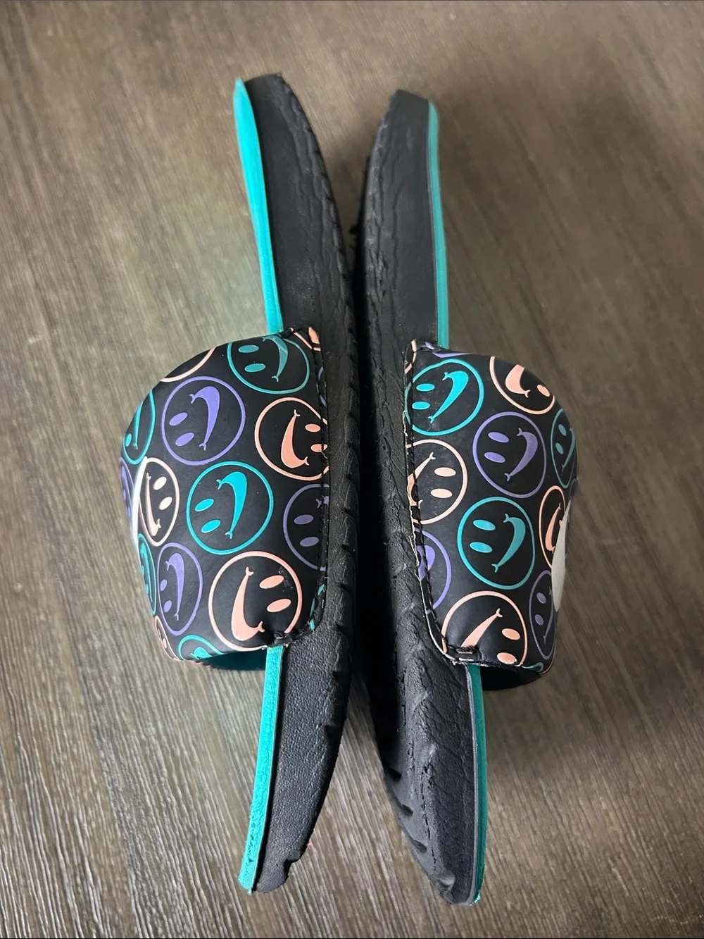 Nike Teal Slide Sandals with Multicolor Smiley Strap, Sz. 5Y.